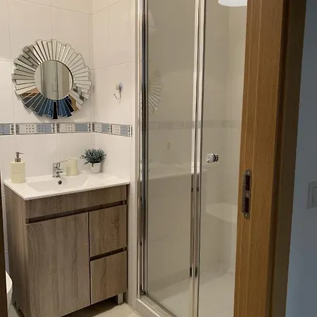 Charming Cozy Retreat - Terrace & Private Balcony Couette-café 4*