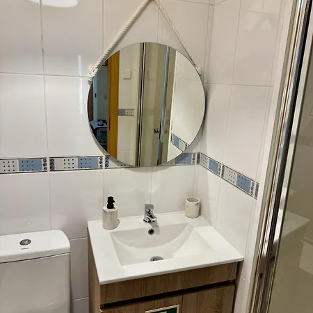 Charming Cozy Retreat - Terrace & Private Balcony Oda ve Kahvaltı