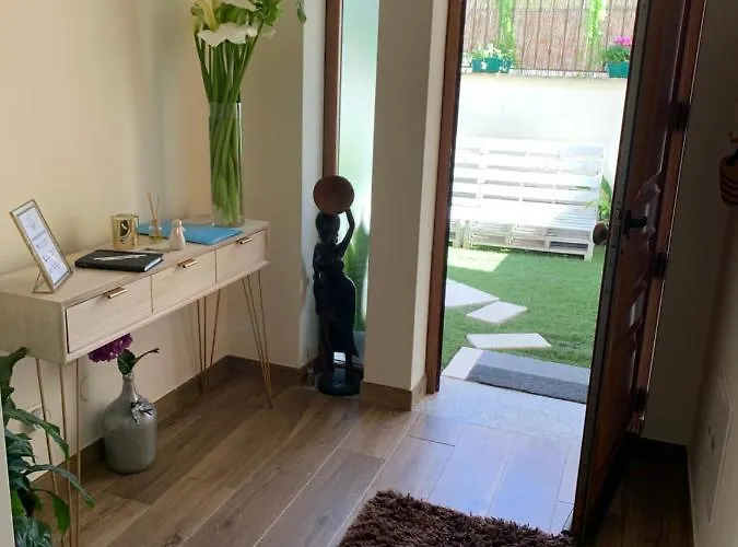 Charming Cozy Retreat - Terrace & Private Balcony Bed & Breakfast 4*