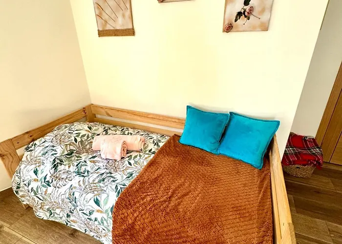 Charming Cozy Retreat - Terrace & Private Balcony Oda ve Kahvaltı 4*